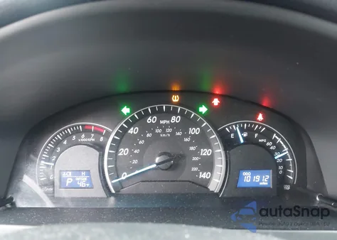 2013 Toyota Camry Le z USA, uszkodzony, nr VIN 4T4BF1FK6DR323958